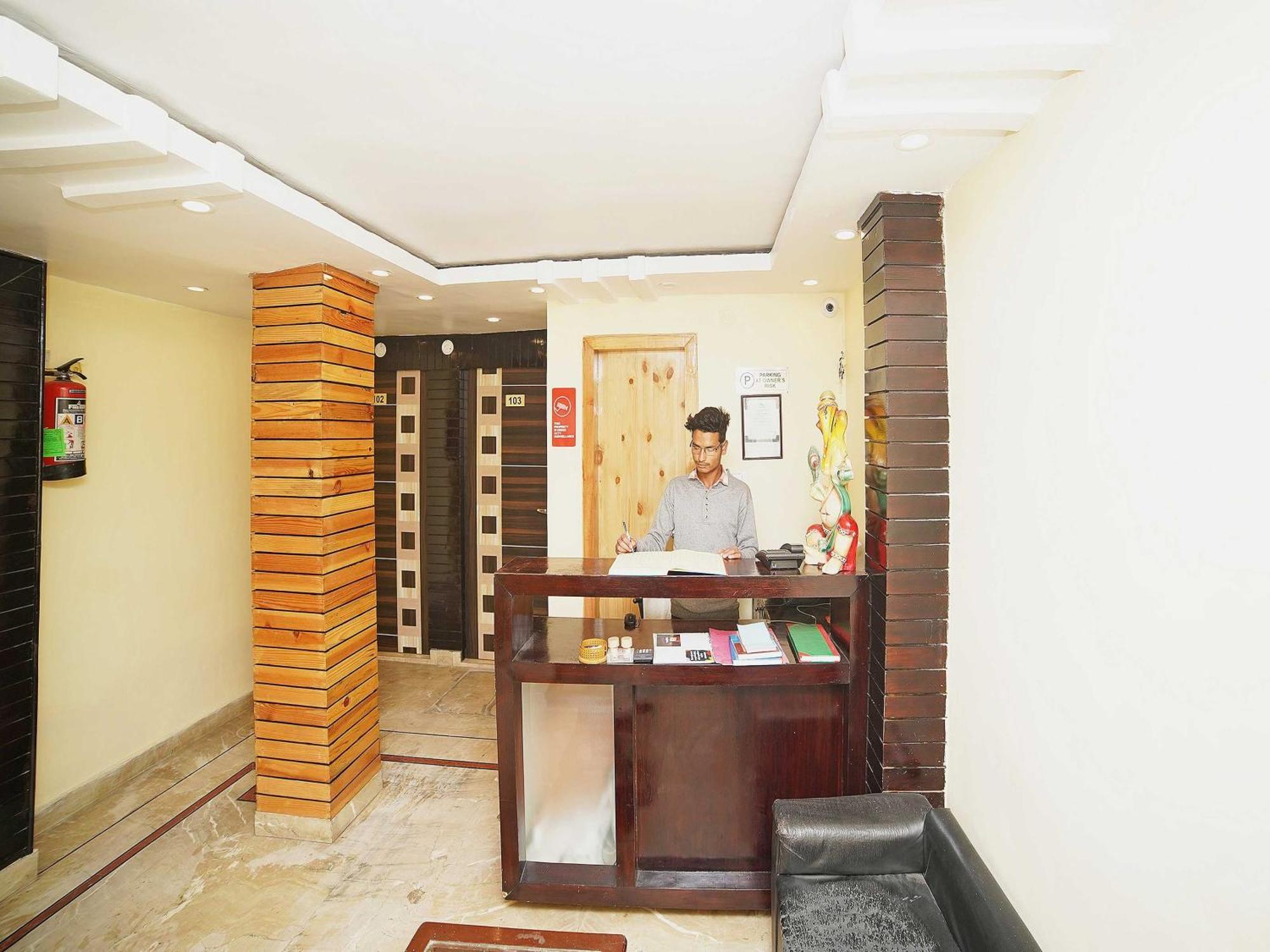 Oyo8594金巢酒店 奈尼塔尔 外观 照片